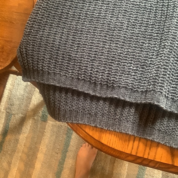 Size small, worn once. Oversized, high low hem - Picture 3 of 4